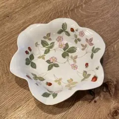 Wedgwood ワイルドストロベリー 23cmボウル 旧刻印 廃盤 僅か汚れ