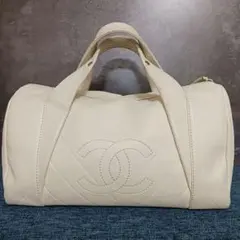 CHANEL ホワイト キルティング ハンドバッグ
