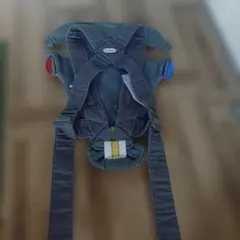 【美品】BABYBJORN ベビーキャリアMINI 抱っこ紐グレー 0〜12ヶ月のサムネイル