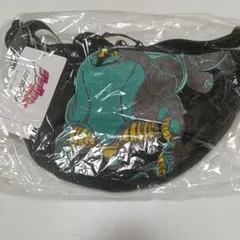 グラニフ ジョジョ ボディバッグ ポーチ - メルカリ