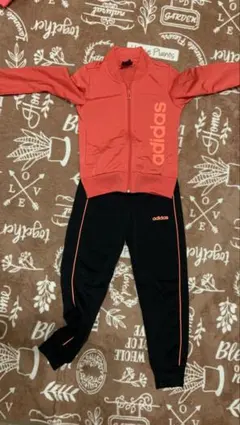 adidas ランニングウェア　ジャージ 赤黒 100cm