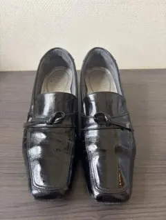 アシックス　ペダラ　コンフォート　シューズ　黒エナメル　中ヒール