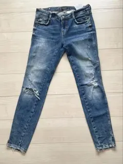 ZARA ダメージジーンズ