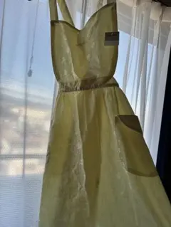タグ付き未使用品　ungaro エプロン　黄色バラのサムネイル
