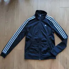 人気★アディダス　トラックジャケットМ