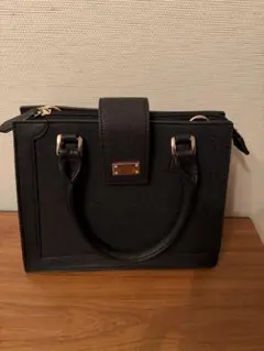 【未使用品】ブラックハンドバッグ 中型 合成皮革　即購入ok