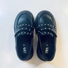【新品未使用】ZARA ブラック スタッズ付きローファー 14.9センチ