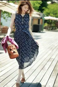 jusglitty ネイビー フラワープリント ハイネック ワンピース