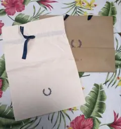 FRED PERRY ショッパー　大きめ　紙袋　布袋