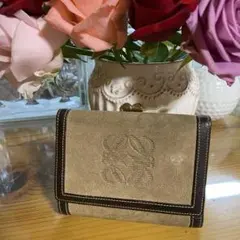 Item thumbnail for item ae05e284-d068-465f-b4e7-c4910c6df280