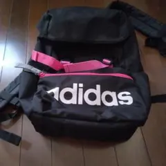 adidas リュック・バックパック 黒/ピンク