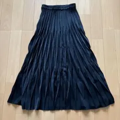 新品 銀座マギー プールスタジオアリヴィエ 大人プリーツロングスカート ブラックのサムネイル