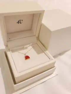 4℃　カープ　ヘルメット　ネックレス