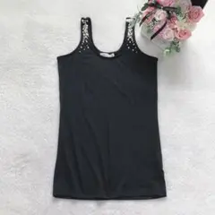 ジュリアーノジュリ ビジュー付きタンクトップ ノースリーブトップス シンプル 黒のサムネイル
