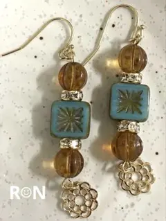 ハンドメイド フラワーパターン ピアス