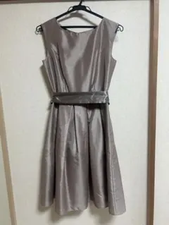 ベージュ Aライン パーティードレス