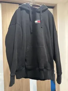 【TOMMY JEANS】パーカー