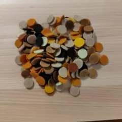 丸くカットしたフェルト大B