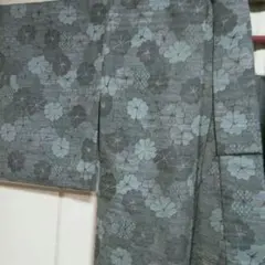 ウール　着物　小紋　単衣　紬　着物　グレー花柄　絹？　ピンク青黄紫糸 織物
