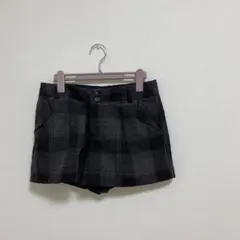チェック柄　裏地付き　黒と灰色　ショートパンツ　M
