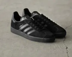 【adidas gazelle】トリプルブラックのサムネイル