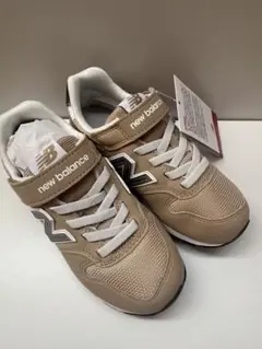 【新品未使用タグ付】ニューバランス　ベージュ　YV996JB3 19.5cm