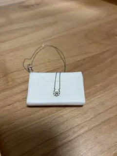 ヴァンドーム青山　プラチナホースシュー型ネックレス