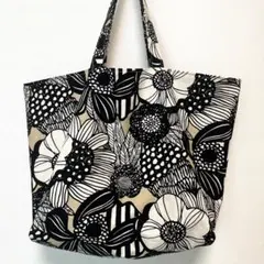 182大きめトートバッグ　ハンドメイド　花柄