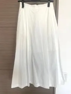 baastudios ホワイト フレアスカート