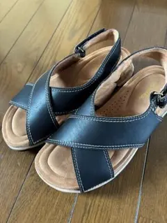 Clarks ブラックレザー サンダル