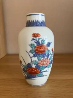 人間国宝　今泉今右衛門　今右衛門窯作　錦桃絵花瓶　花器　花生　花入　花瓶 人間国宝 今泉今右衛門 今右衛門窯作 錦桃絵花瓶 花器 花生 花入 花瓶