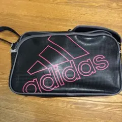 adidas ショルダーバッグ ブラック/ピンク