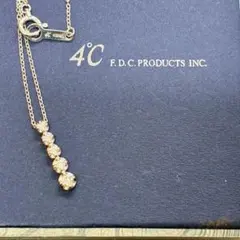 □4℃ ヨンドシー K18WG ダイヤモンド5石 ネックレス
