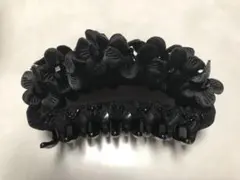 ブラック花モチーフヘアクリップ