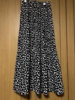プリーツロングスカート スカート 総柄 ブラック マキシ丈 クラシカルエルフ