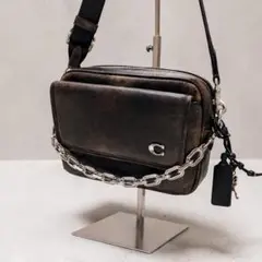 COACH（コーチ）チャーター クロスボディ 24ラブドレザー　人気現行　極美品