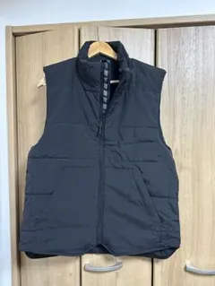 【Abu Garcia美品】マルチシーン対応 リバーシブル 撥水 中綿 ベスト Abu Garcia美品】マルチシーン対応 リバーシブル 撥水 中綿 ベスト