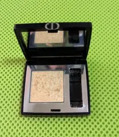 Dior アイシャドウ 616ゴールド系のサムネイル