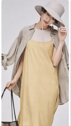 Mila Owen ミラオーウェン シワ加工フレンチリネンシャツ ベージュ 美品のサムネイル