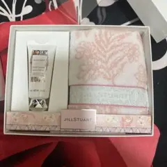 ジルシチュアートタオルハンカチ　ハンドクリームセット