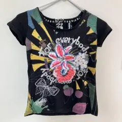 映えデザイン　デシグアル花柄刺繍半袖Tシャツ黒 数回着用 美品 Desigualのサムネイル