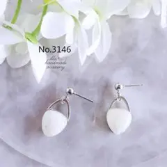No.3146　アイボリーマーブルとシルバー　ピアス/イヤリング
