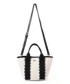 TO BE CHIC ショルダーバッグ 巾着型 ベージュ - メルカリ