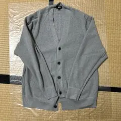 グレー カーディガン