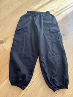 カーゴパンツ　黒色　120