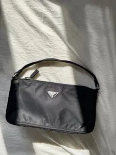 PRADA ブラック ナイロン ハンドバッグ