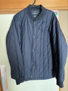 ユニクロ　中綿ブルゾン　ダウン