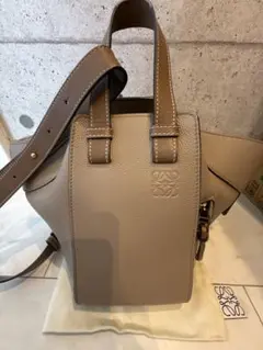 ロエベ　ハンモック　スモール　サンドベージュ　LOEWE ショルダーバッグのサムネイル