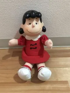 ルーシー ぬいぐるみ 赤いドレス