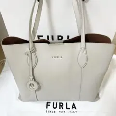 FURLA ライトグレー レザートートバッグ